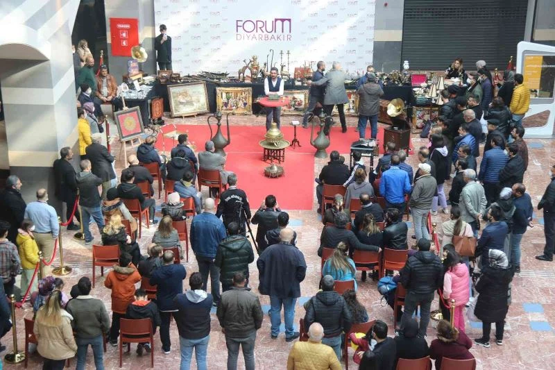 Forum Diyarbakır AVM’de antika ürünler açık artırma ile satıldı
