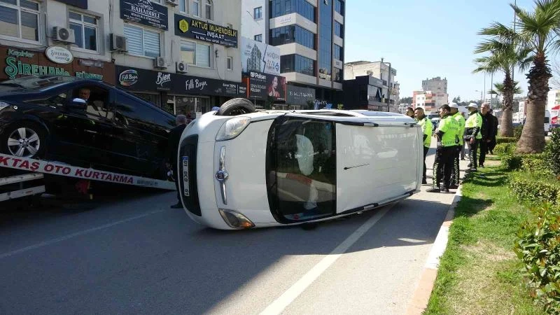 Bakan Yanık’ın ziyareti sırasında başkanın makam aracına çarptılar
