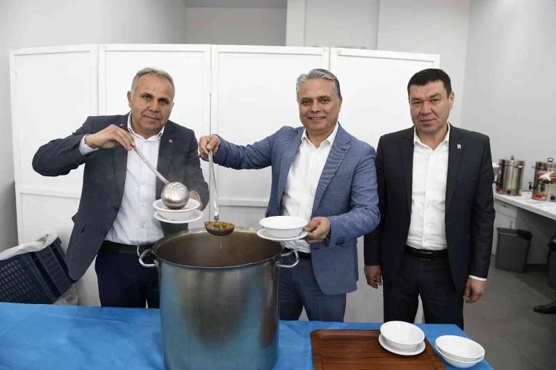 Başkan Uysal, Bamya Çorbası Günü’nde Konyalılarla buluştu
