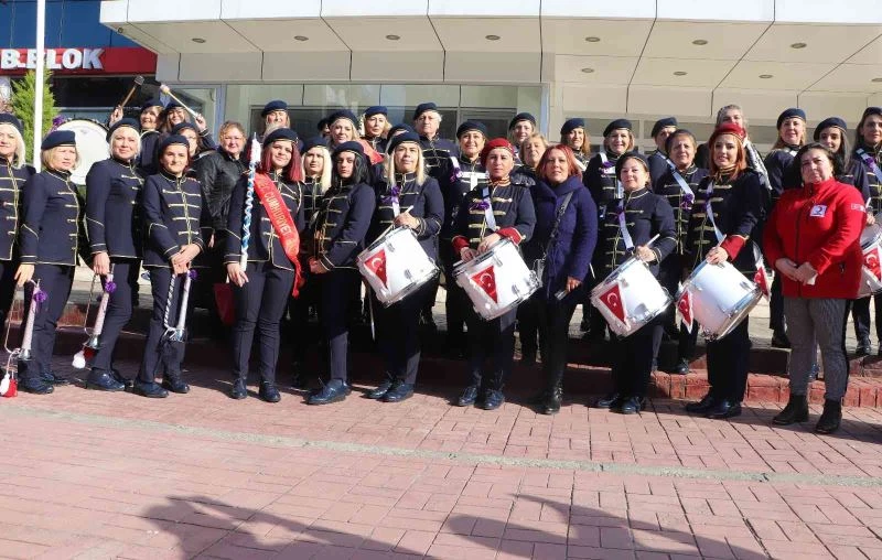 Bu bandoda erkeklere yer yok: Cumhuriyet Kadınları Bando Takımı
