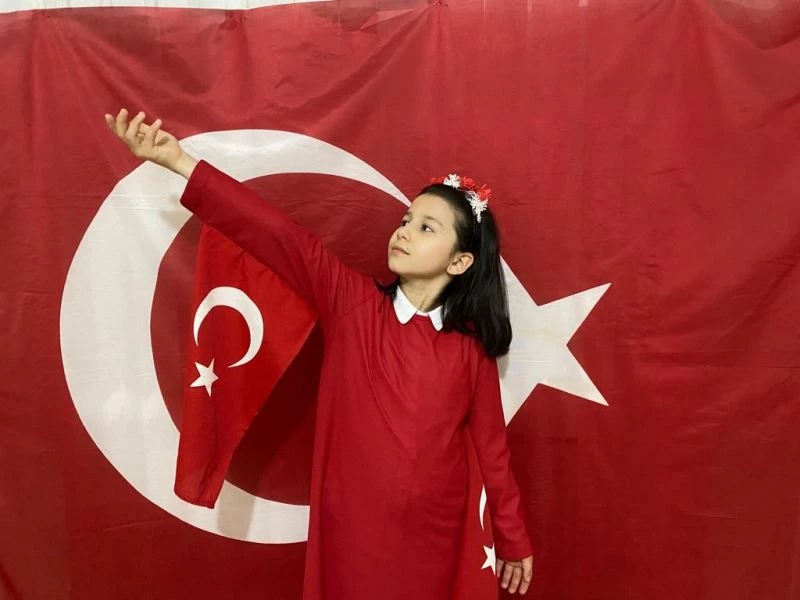 En güzel İstiklal marşını Melek Akyol okudu
