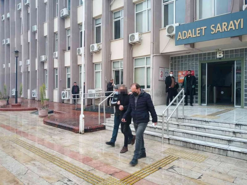 Yarım kilo uyuşturucu ile yakalanan tacir tutuklandı
