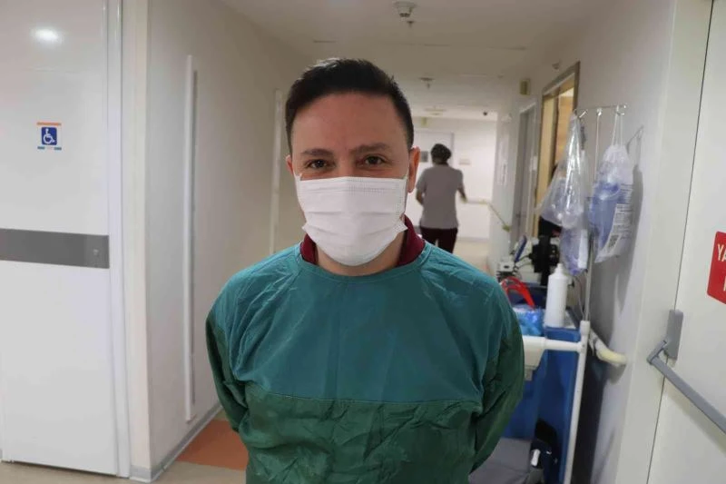 Profesörden sevindiren açıklama: “Bu yaza pandemiyi bitirebiliriz”
