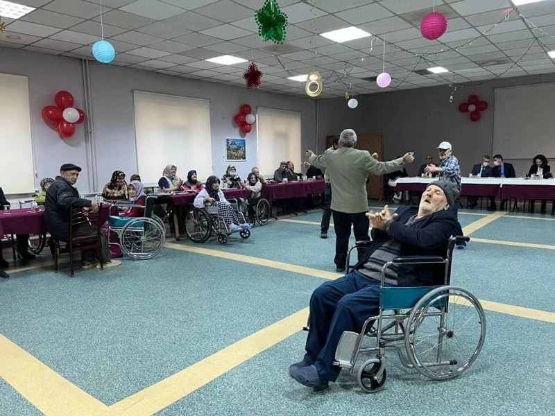 Dedeler, nineler huzur evinde Kadınlar Günü’nü böyle kutladı
