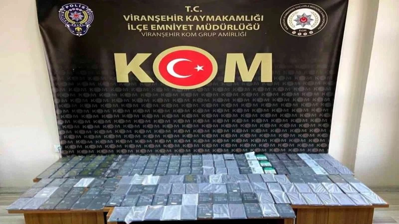 Şanlıurfa’da 158 adet gümrük kaçağı cep telefonu ele geçirildi

