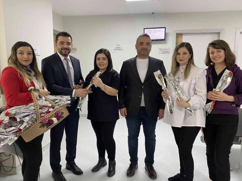 Hastanede aynalı Kadınlar Günü kutlaması
