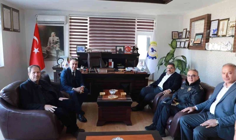 Vali Çağatay’dan Tatvan Ticaret ve Sanayi Odasına ziyaret
