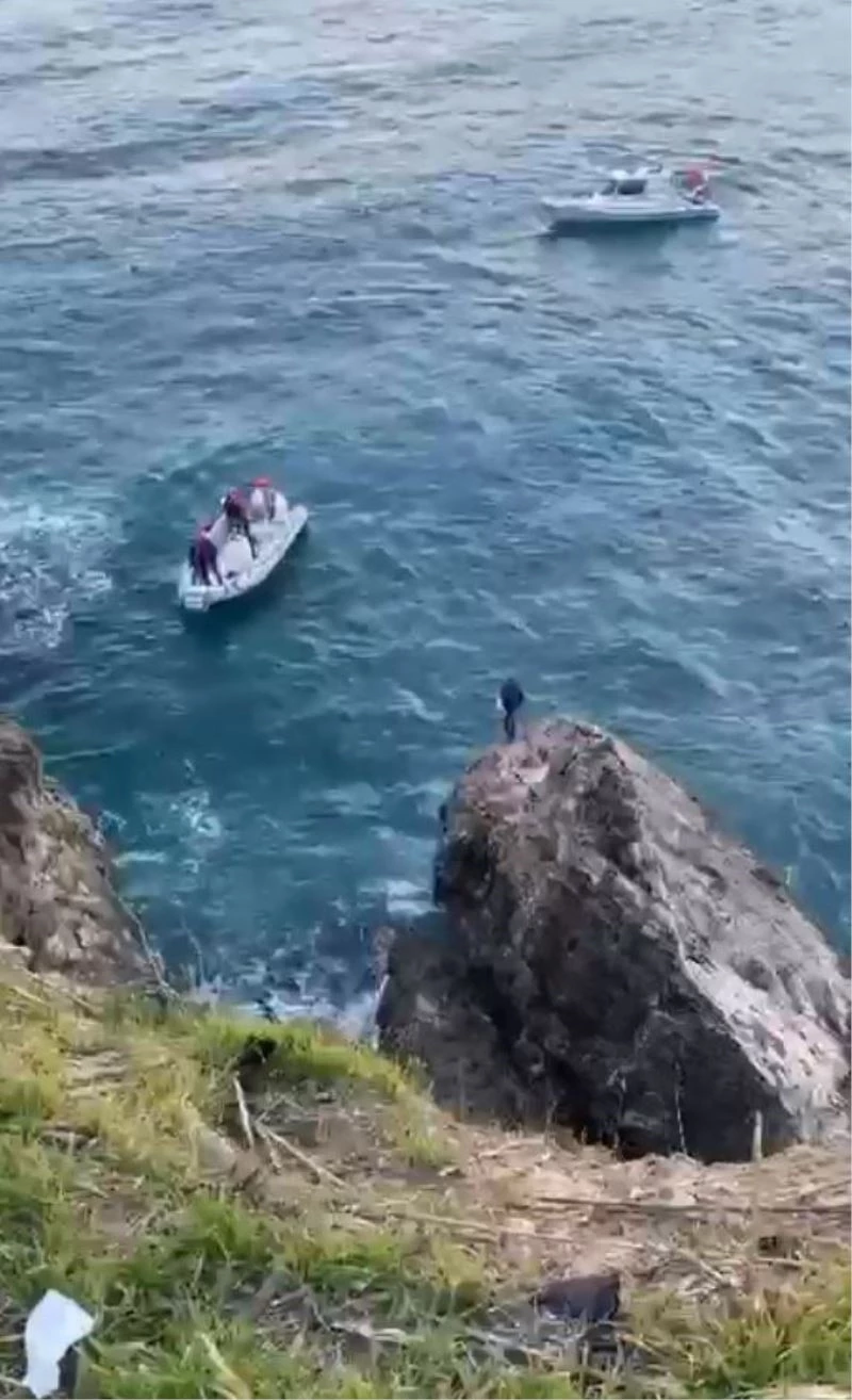 Balık avlarken falezlerde mahsur kalan amatör balıkçı için kurtarma operasyonu
