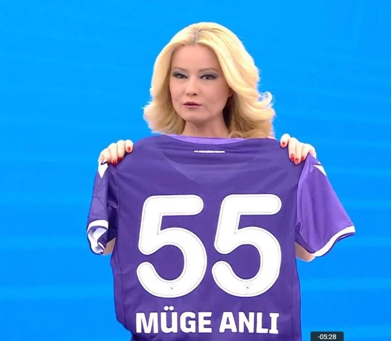 Tekkeköy’den ünlü sunuculara formalı mesaj
