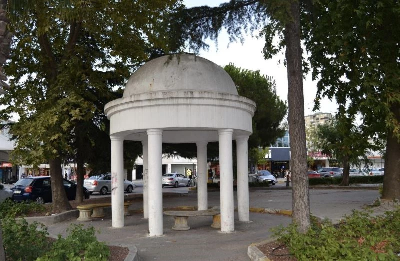 Bakireler tapınağı artık karada