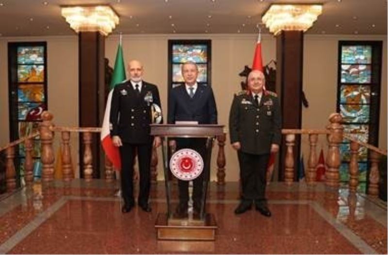 Milli Savunma Bakanı Akar, İtalya Genelkurmay Başkanı Dragone’u kabul etti
