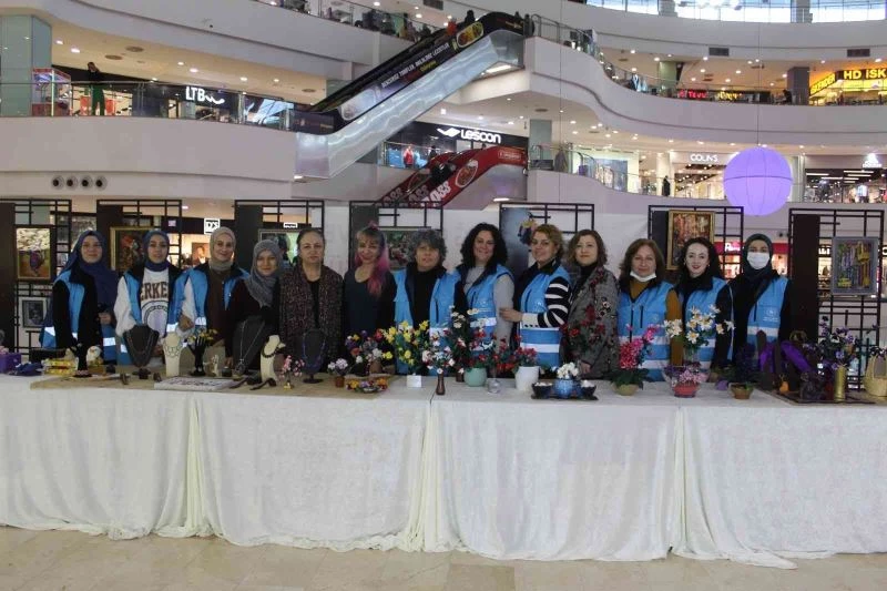 “Kadının Ellerinden” Sergisi
