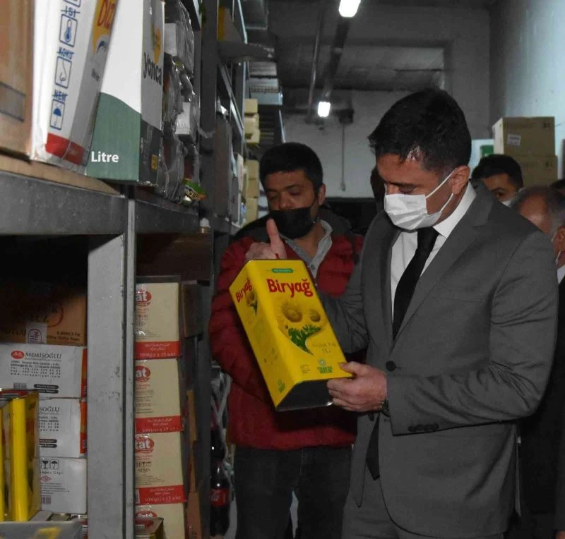 Vali Tekbıyıkoğlu, marketlerde sıvı yağ denetimi yaptı
