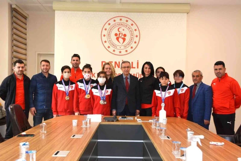 Denizlili şampiyonlar İbanoğlu’nu ziyaret etti
