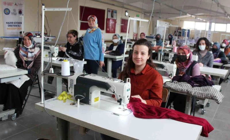 Tekstil atölyelerine kalifiye eleman yetiştiriyorlar
