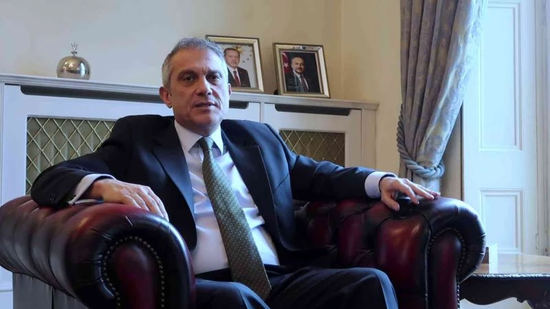 Türkiye’nin Londra Büyükelçisi Yalçın: “Uzatma başvurusu bekleyen vatandaşlarımız için pratik çözümler önerdik”

