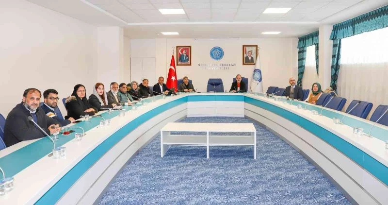 NEÜ ve Pakistan Allama İqbal Açık Üniversitesi yetkilileri istişare toplantısı gerçekleştirdi
