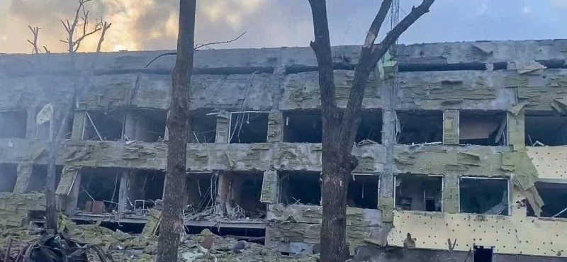 Rusya, Mariupol’de çocuk hastanesini vurdu
