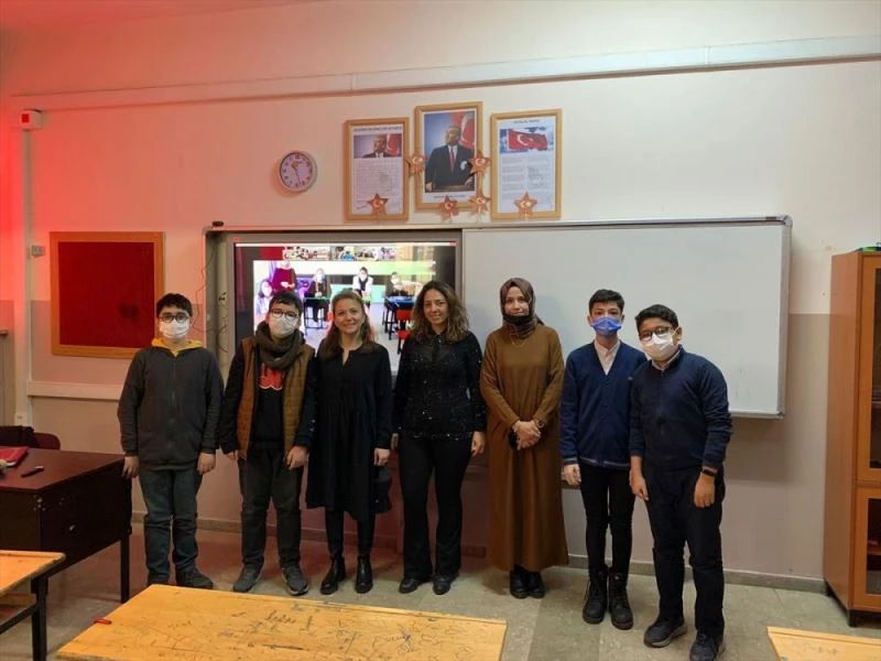 Öğrenciler e-Twinning projesi ile İngilizce öğreniyor