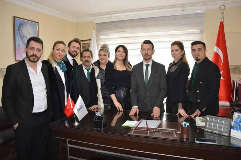 Manisalı berber ve kuaförlerde yeni dönem başladı
