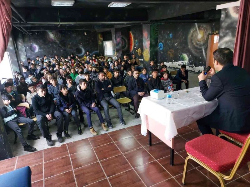 Bingöl Devlet Hastanesi Başhekimi Gengörü öğrencilerle buluştu
