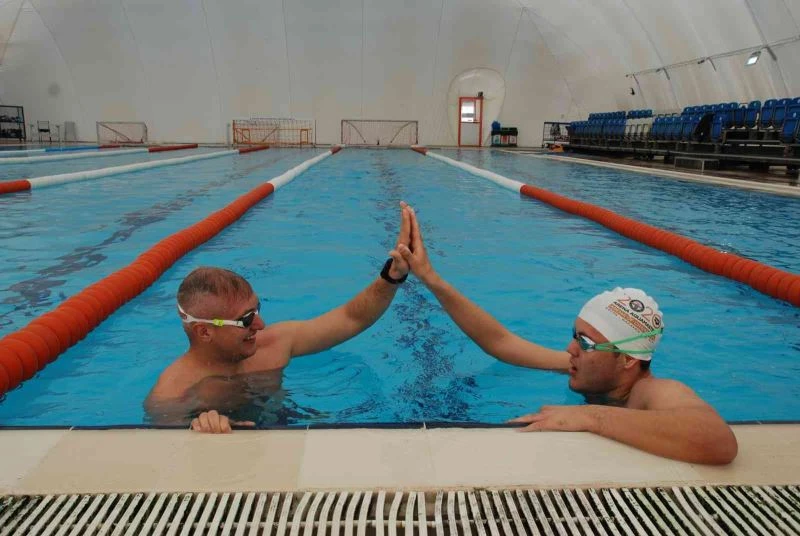 Otizmli yüzücü Tuna’ya pusula oldu
