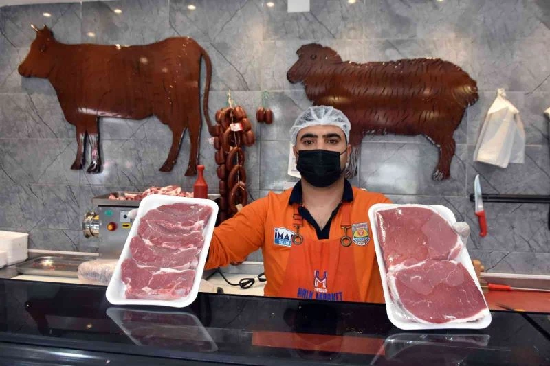 Tarsus Belediyesi, Ramazan’da halk et markette indirime gitti
