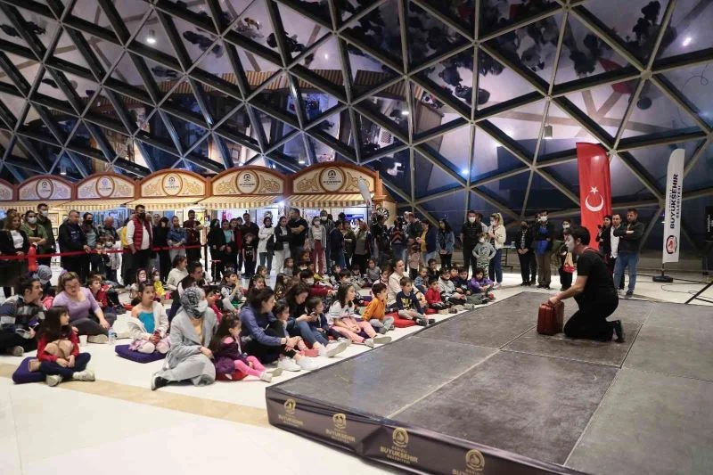 Orhan Hakalmaz’dan Denizlililere türkü ziyafeti
