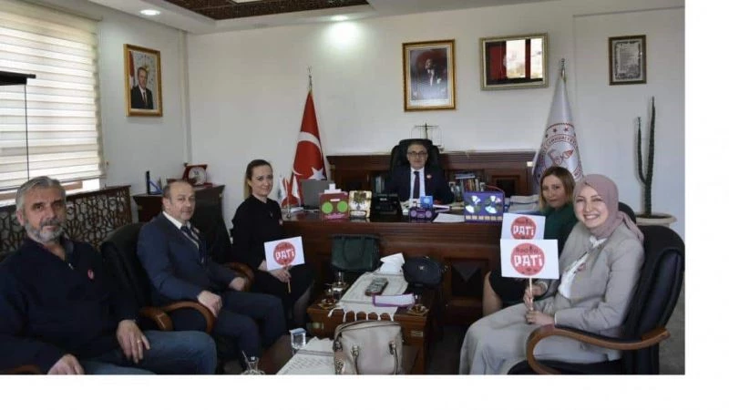 “Radyoda Çocuk Var” projesinin temsilcilerinden İl Müdürü Akyol’a ziyaret
