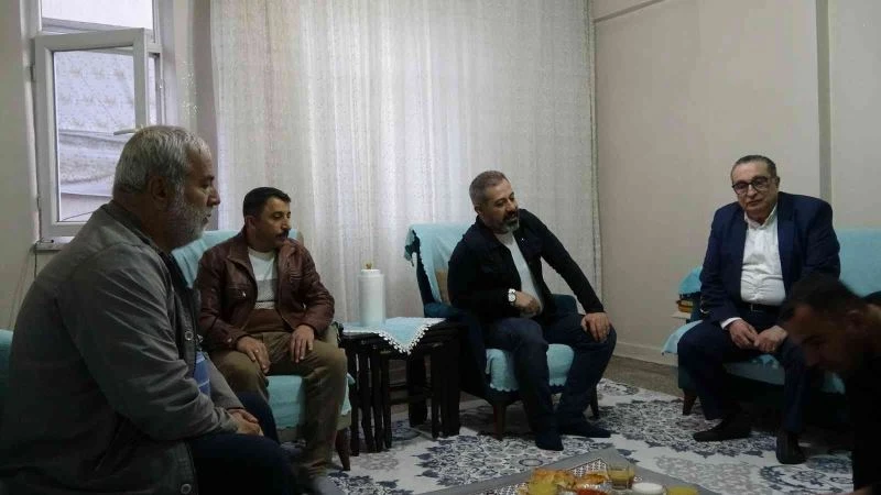 Keldani Kilisesi Vakfı Başkanı DİKO Başkanıyla iftarda ihtiyaç sahibi aile ile bir araya geldi
