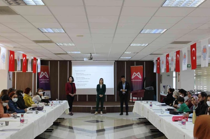 Mersin’de ’Çocuklarda bilinçli ekran kullanımı projesi’ sürüyor
