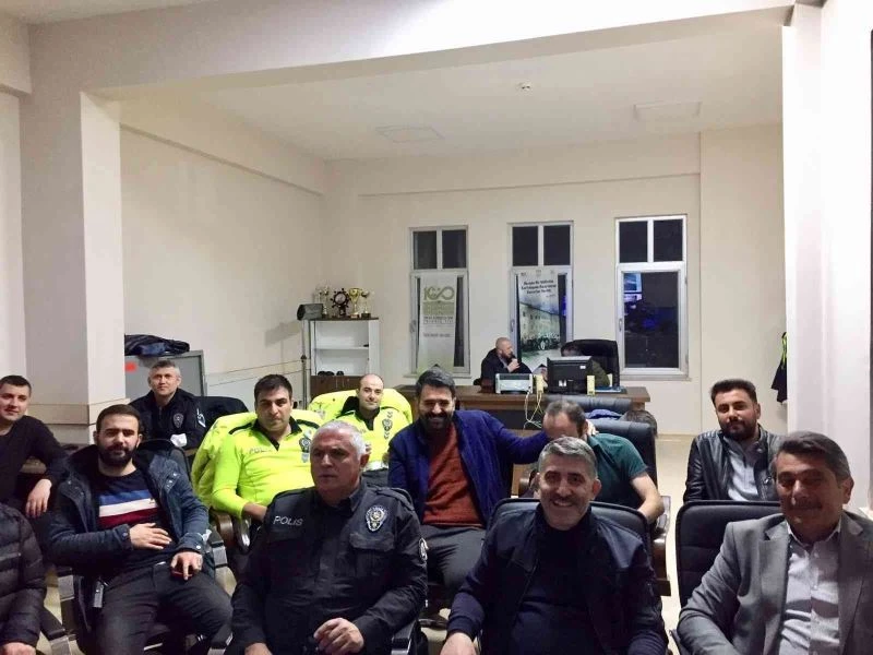 AK parti teşkilatı iftarı güvenlik güçleriyle birlikte yaptı

