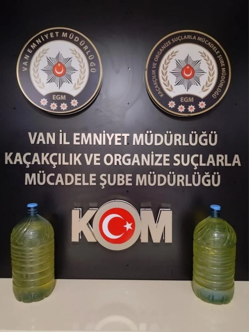 Sınavda kopya düzeneği olarak kullanılan malzemeler ele geçirildi
