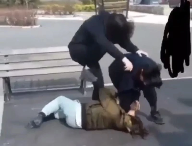 Bursa’da genç kıza saldıran abla ve kardeşi yakalandı
