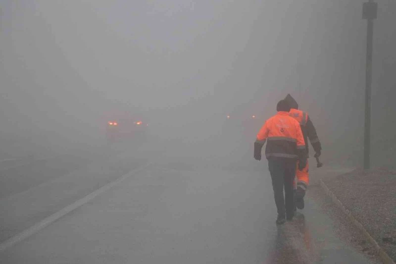 Bolu Dağı sisle kaplandı, görüş mesafesi 10 metreye düştü
