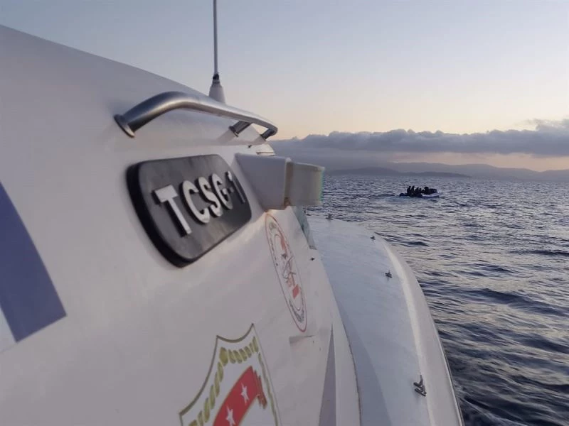 Lastik botla kaçarken yakalandılar
