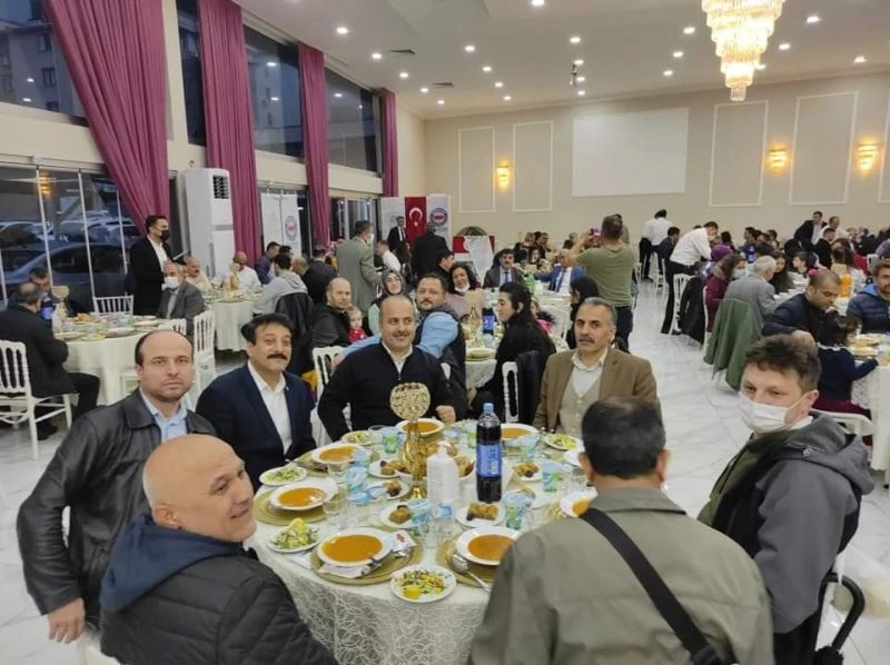 Büro Memur-Sen temsilcileri iftarda buluştu
