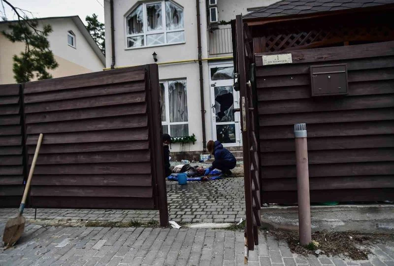 Gostomel’de sivillere ait cesetler bulundu
