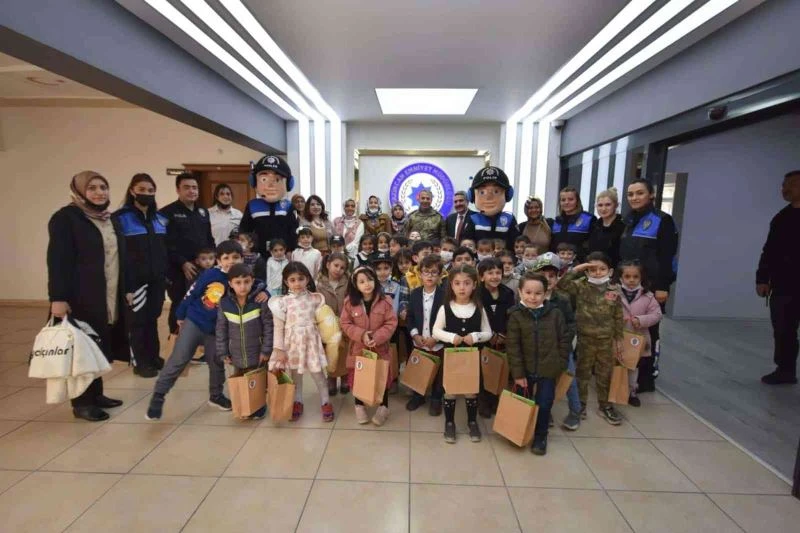 Minik öğrencilerden emniyete ziyaret
