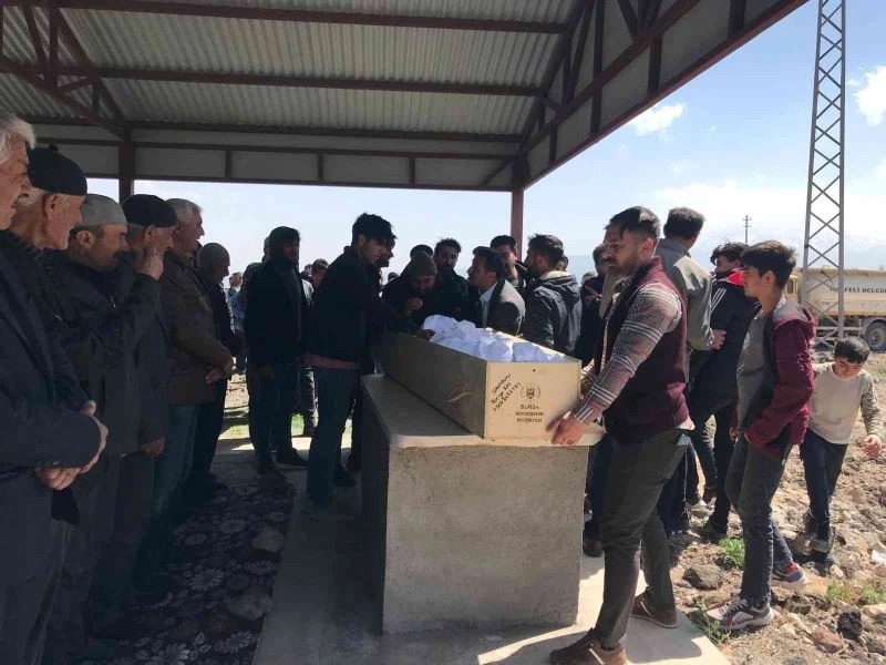 Iğdır’da kanlı pusuda ölenler gözyaşları içinde toprağa verildi
