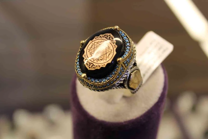 Tarihi dizilerin zihgir ve tasavvufi yüzüklere etkisi büyük
