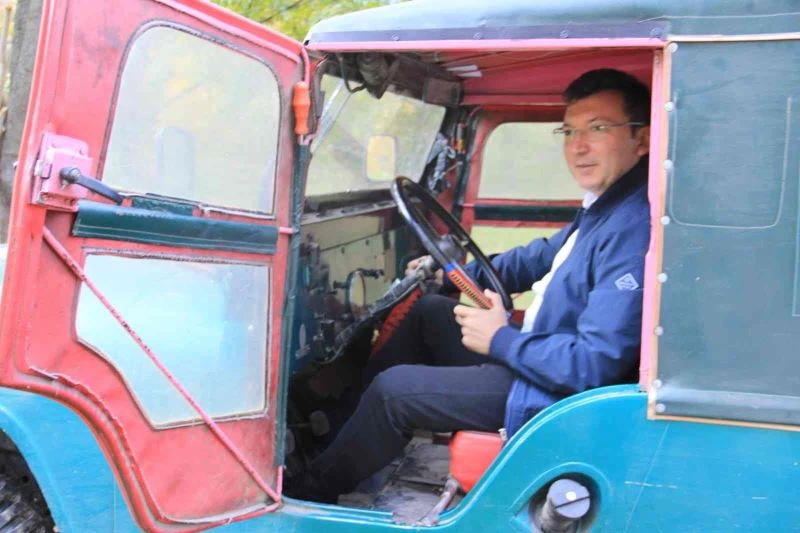 Yeşil cipin direksiyonundaki Kaymakam görenleri şaşırtıyor
