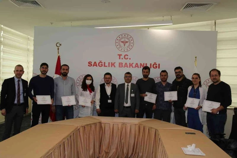 Sağlık çalışanlarına üstün gayret ve fedakarlık teşekkürü
