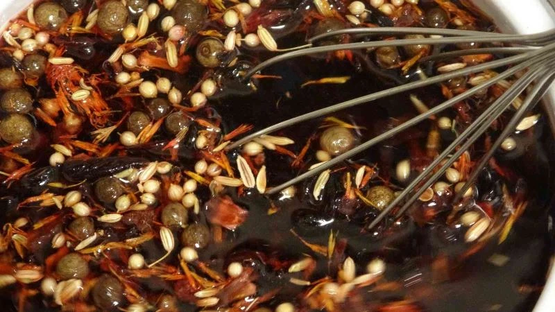 Ramazan ayının vazgeçilmezi reyhan şerbetine yoğun ilgi
