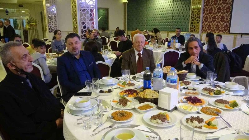 Hatay’da “Bir lokma bin sofra” temasıyla iftar programı
