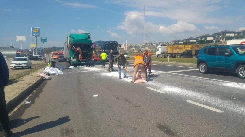 Kırmızı ışığı fark etmedi, duran araçları önüne kattı
