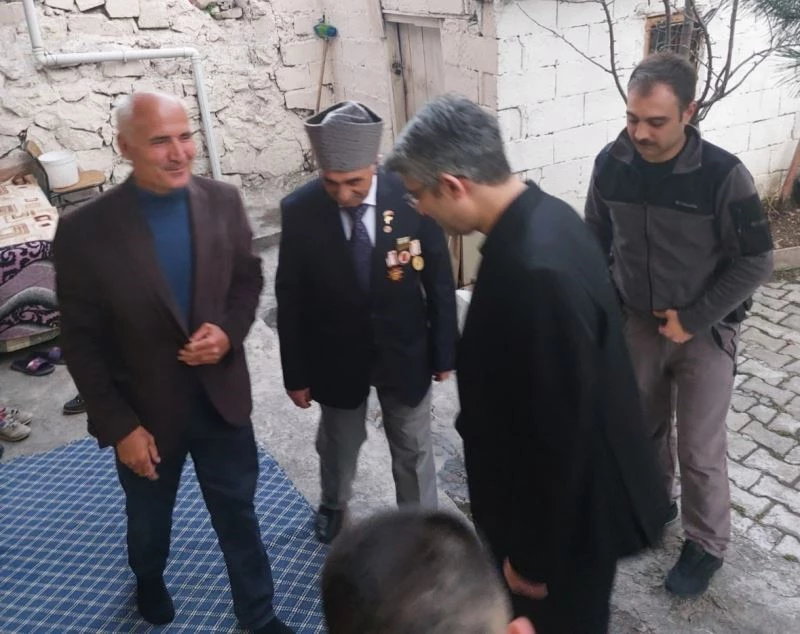 Kaymakam Çalışır Kıbrıs Gazisini ziyaret etti
