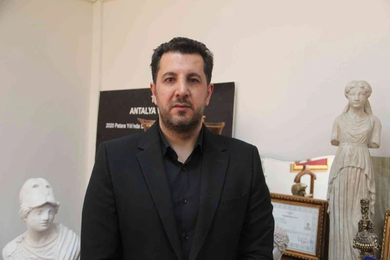 Osman Yüksel Serdengeçti’nin restorasyon yapılan tarihi evinde gizli bölme ortaya çıktı
