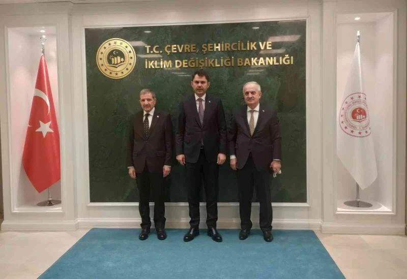 Başkan Aygün, Bakan Kurum ile projeler hakkında görüş alışverişinde bulundu
