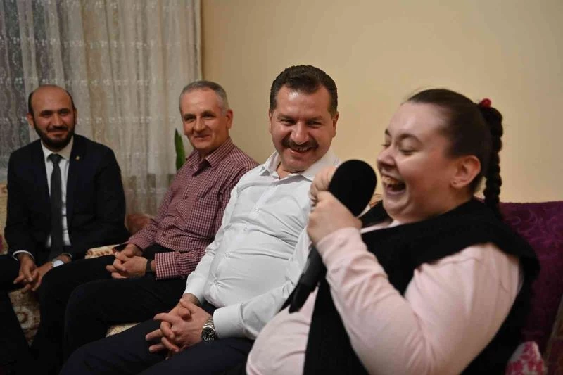 Kübra ile Başkan Yılmaz’ın tebessüm ettiren röportajı
